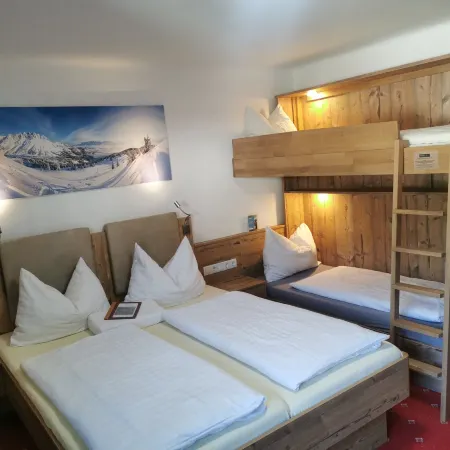 No1 - Flo's Rooms & Breakfast