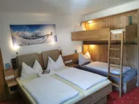 No1 - Flo's Rooms & Breakfast Hotels in Kleinarl