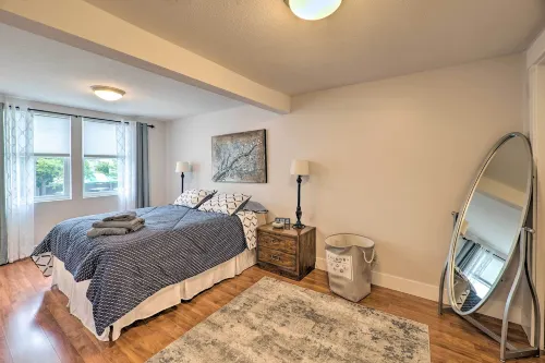Cute Grand Haven Apartment Walk Downtown Streets! - Parkplatz