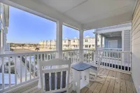Gorgeous Emerald Isle Getaway Walk to Beach! - Havudsigt