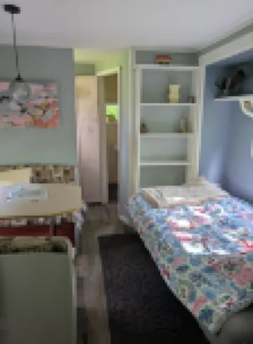 Cozy Tiny Home in Charming Bristol VT, Close to Major Ski Areas Free Ski Voucher