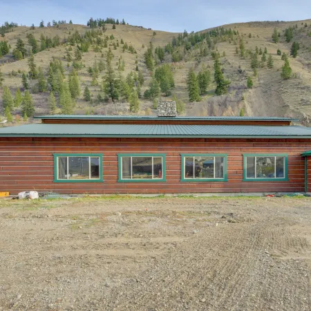 Salmon Vacation Rental w/ on-Site River Access!