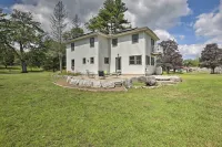 Ashley Falls Home w/ Fire Pit: Hike & Ski! - Country Houses