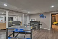 Family-Friendly Gresham Getaway w/ Game Room! - parking