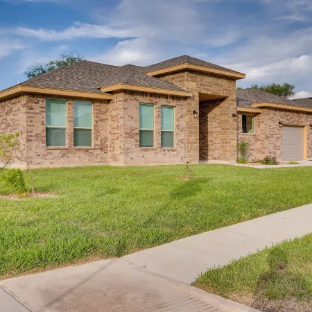 Wfh-Friendly Brownsville Home w/ Private Patio