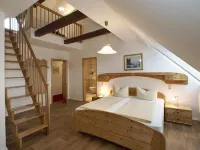Hotel Restaurant Zum Goldenen Anker mit Hallenbad & Wellnessbereich Hotels in Künzing