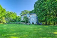 Renovated Studio on 5 Acres - Near Vineyards! - Homestays