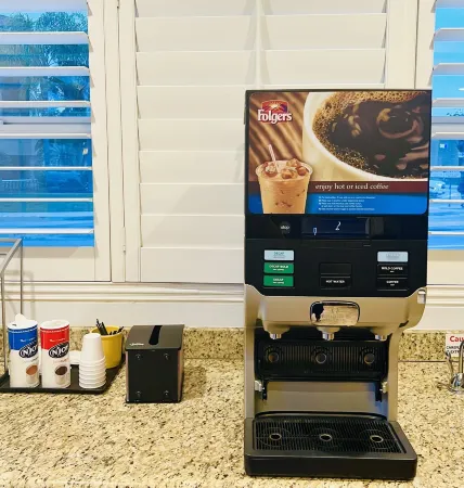 Harbor Inn & Suites Отели рядом с достопримечательностью «Университет Стантон»