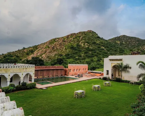 Khawa Palace Hotels in Dausa