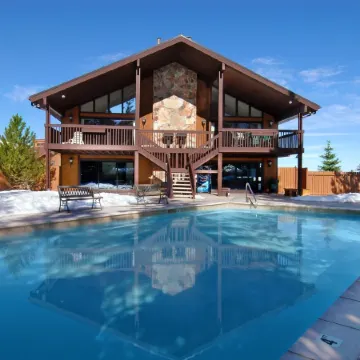 Red Pine Condominiums by All Seasons Resort Lodging