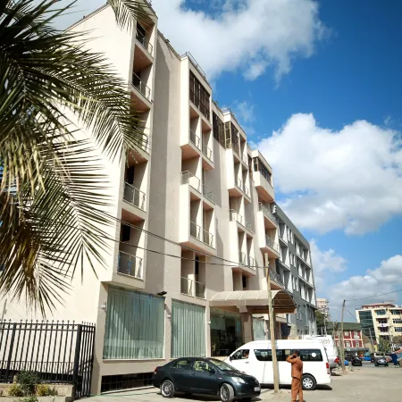 Marcen Addis Hotel Отели рядом с достопримечательностью «Пьяцца»