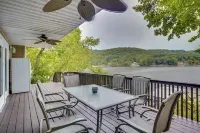 Private Dock! Waterfront Group Haven in Camdenton - Country Houses