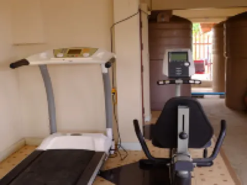 บ้านฉางอพาร์ทเม้นท์ แอนด์ โฮเต็ล โรงแรมในอำเภอ บ้านฉาง