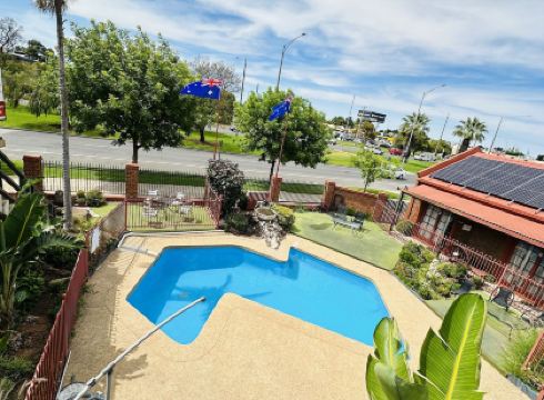 Early Australian Motor Inn