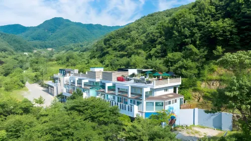 Koala Kids Pool Villa Hotels in Yangpyeong-gun