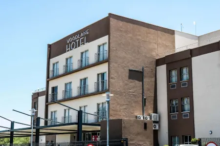 Woodlane Hotel Отели рядом с достопримечательностью «Заказник Моколоди»