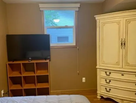 Private 4-Bedroom Home in Quiet Neighborhood