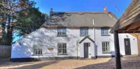 Holly Cottage Poole. Quaint Thatch. Jurassic Coast