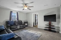 3 Bedroom Fully Remodeled and Centrally Located!