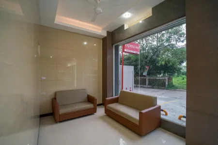 Express Inn Palembang Отели в г. Demang Lebar Daun