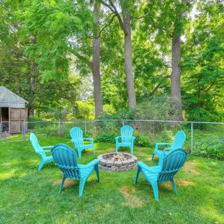 Sodus Point Home - Walkable to Beach! Hotels in Wayne County