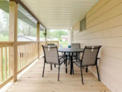 Cozy Fonzie Flat Hotels in Boyd County