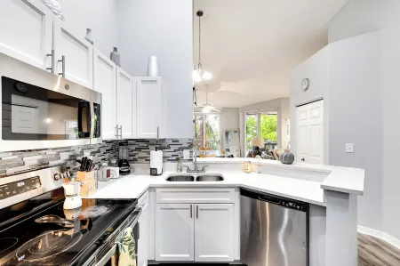 2Bedroom 2Bath Water View Apartment