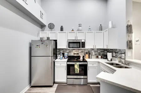 2Bedroom 2Bath Water View Apartment