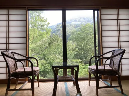 Hotel LT Kitchen Yugawara Отели рядом с достопримечательностью «Fudo Falls»