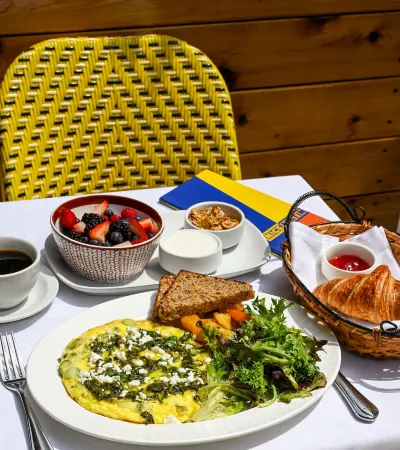 Hotel Lucerne Отели рядом с достопримечательностью «Church of the Intercession»