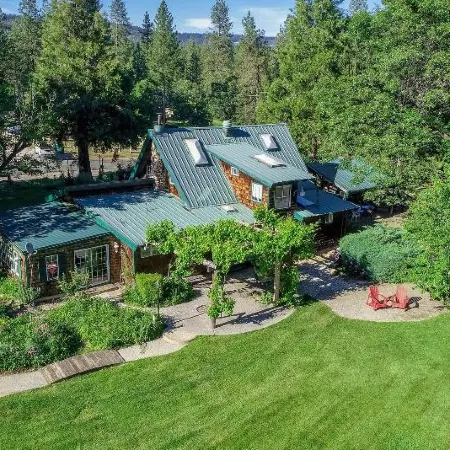 The Davies Family Inn