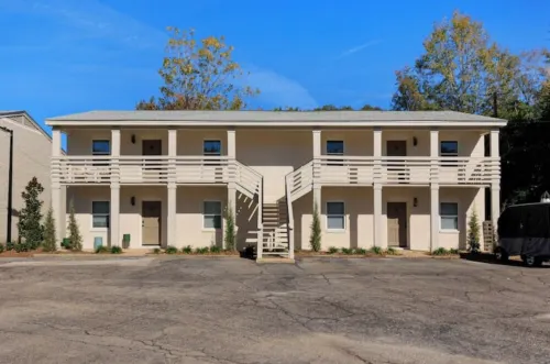 The Nest in OS-Steps to Downtown, Minutes to the Beach + Golf Cart Available