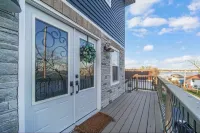 Luxury Lakefront Getaway Sleeps 16 near Chicago Family Friendly