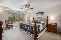 Hot Tub, King Beds, Mountain Views on Balcony & Patio