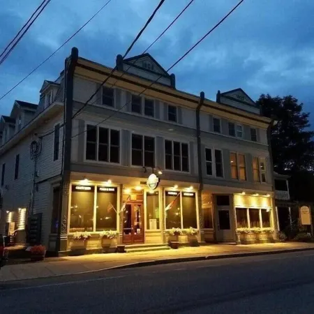 TOWNHOUSE-Slp 8 Mt View/6 BEDS. Downtown Windham. Walk to restaurants and stores