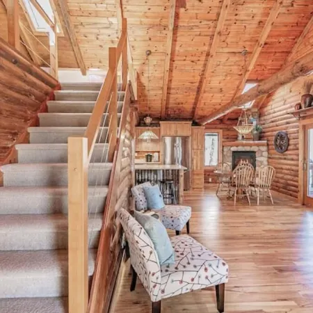 Make Good Choices! LAKE FRONT- 2 King beds and 2 baths