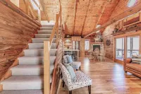 Make Good Choices! LAKE FRONT- 2 King beds and 2 baths