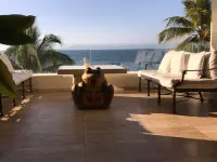 Gorgeous 4 Bedroom/4 Bath on White Sand Swimming Beach