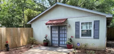 The Cottage on Colonial
