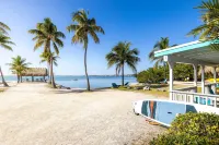Rock Reef Resort - Beach