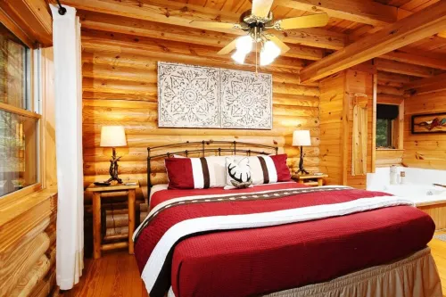 Cozy Upscale Cabin w Fireplace Hot Tub