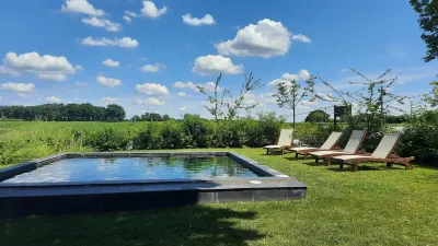 Le Logis de Valandraud Hotels near Chateau Bernateau