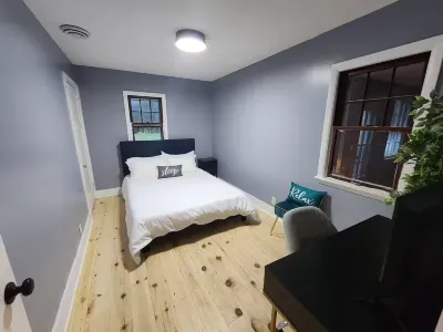 Cedarburg \ Mequon River retreat Отели рядом с достопримечательностью «Донджес Бэй Гордж Нэчурал Арея»