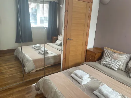 Cute Cottage Central Bathgate Hotels in Bathgate