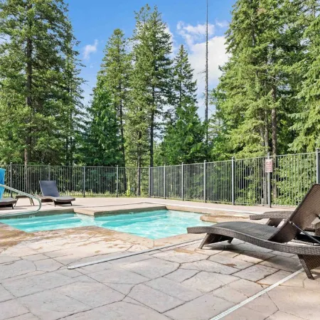 Chalet Chic - Comfortable & Clean Private Resort Condo Ski, Soak, Relax & Enjoy