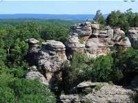 A Wonderful 3 Bedroom House Close to the Shawnee National Forest ! Hotels in Harrisburg