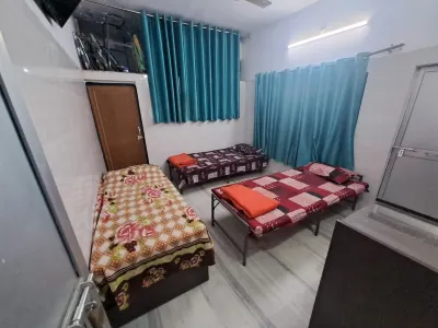 Best Homestay with Spacious 9-bedroom Villa in welcoming Prayagraj with AC Hotel a 