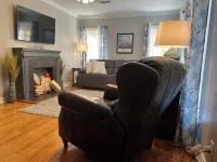 Family-Friendly, Modern & Comfortable 3Br Lubbock Home with a King Bed.