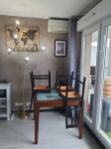 "Cosy & Modern" Apartment with private parking and close to the Paris metro!