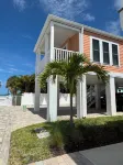 Coral Cottage~Family with kids~Pet Friendly~Stunning Views~pool~beach gear